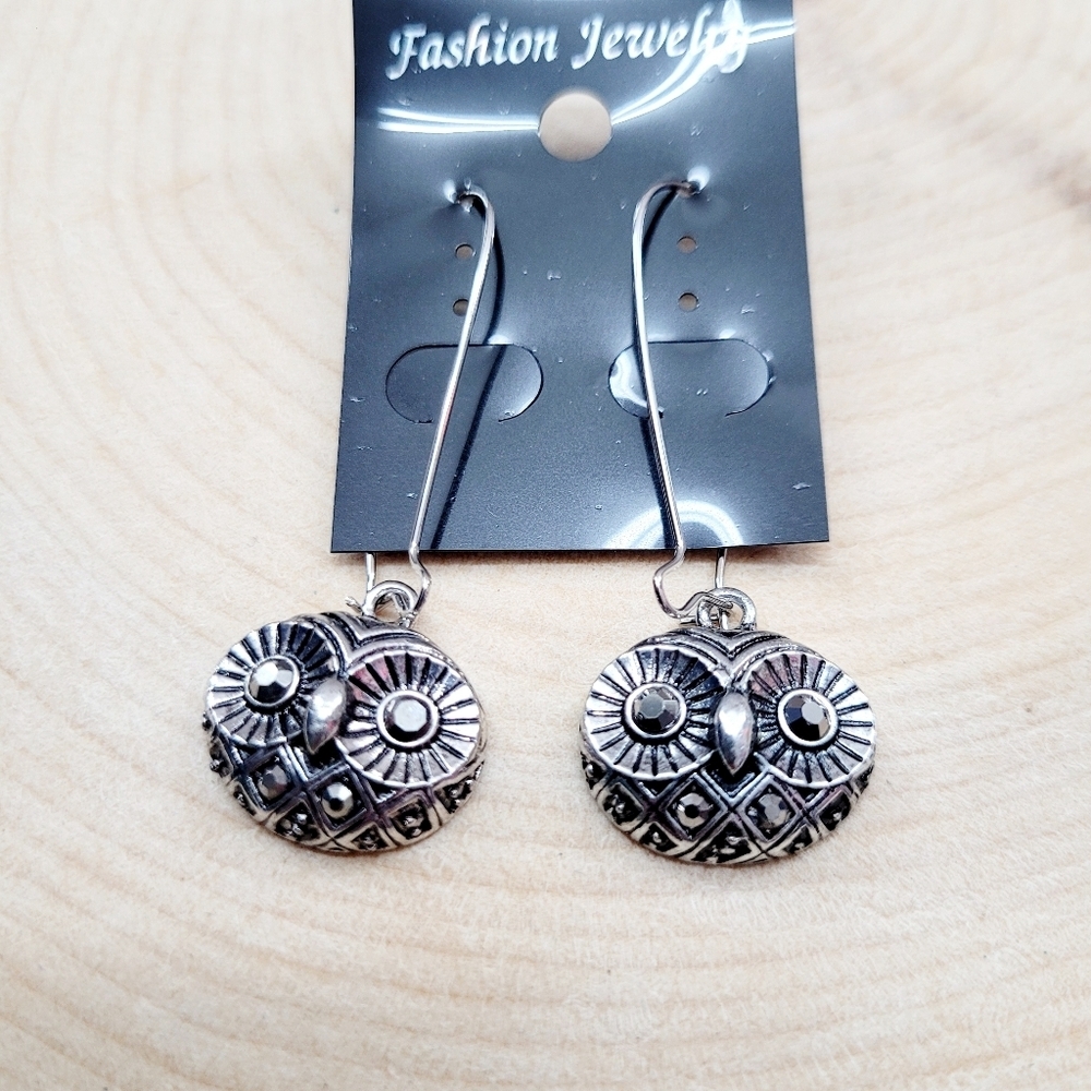Brand New Silver Tone Owl Earrings